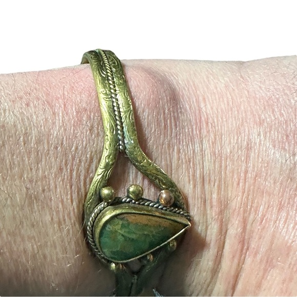 Vtg Brass & 23.4mm Native American Royston Turquoise Teardrop Cuff Bracelet 7” - Picture 13 of 15